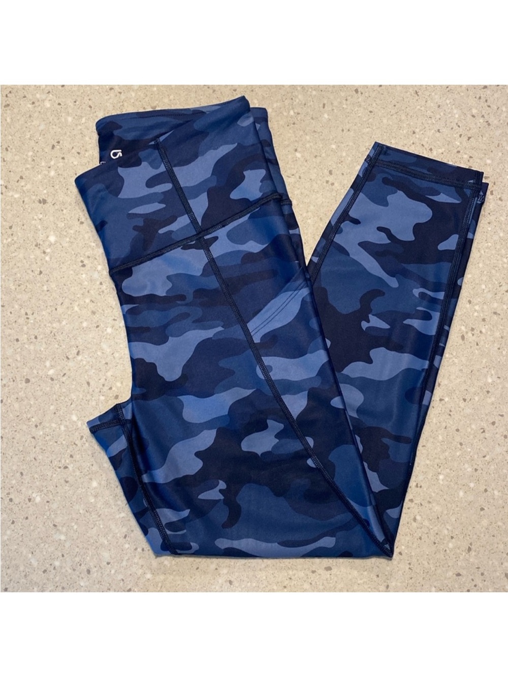 GapFit Blackout Technology High-Waisted Camo Leggings - Size XS